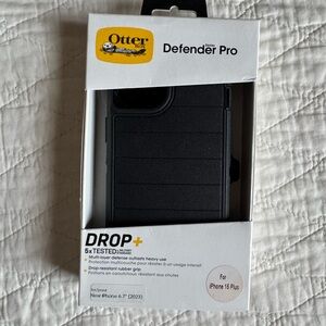 OtterBox Defender Pro Case for iPhone 15 Plus / 14 Plus